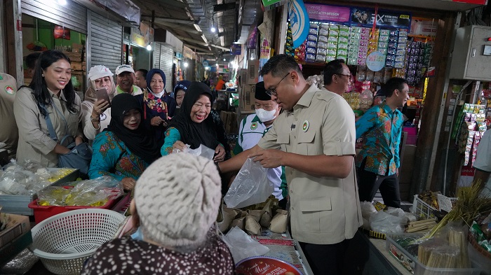 Sudaryono Dipanggil “PAK MENTERI” saat Kunjungan Pasar di Semarang