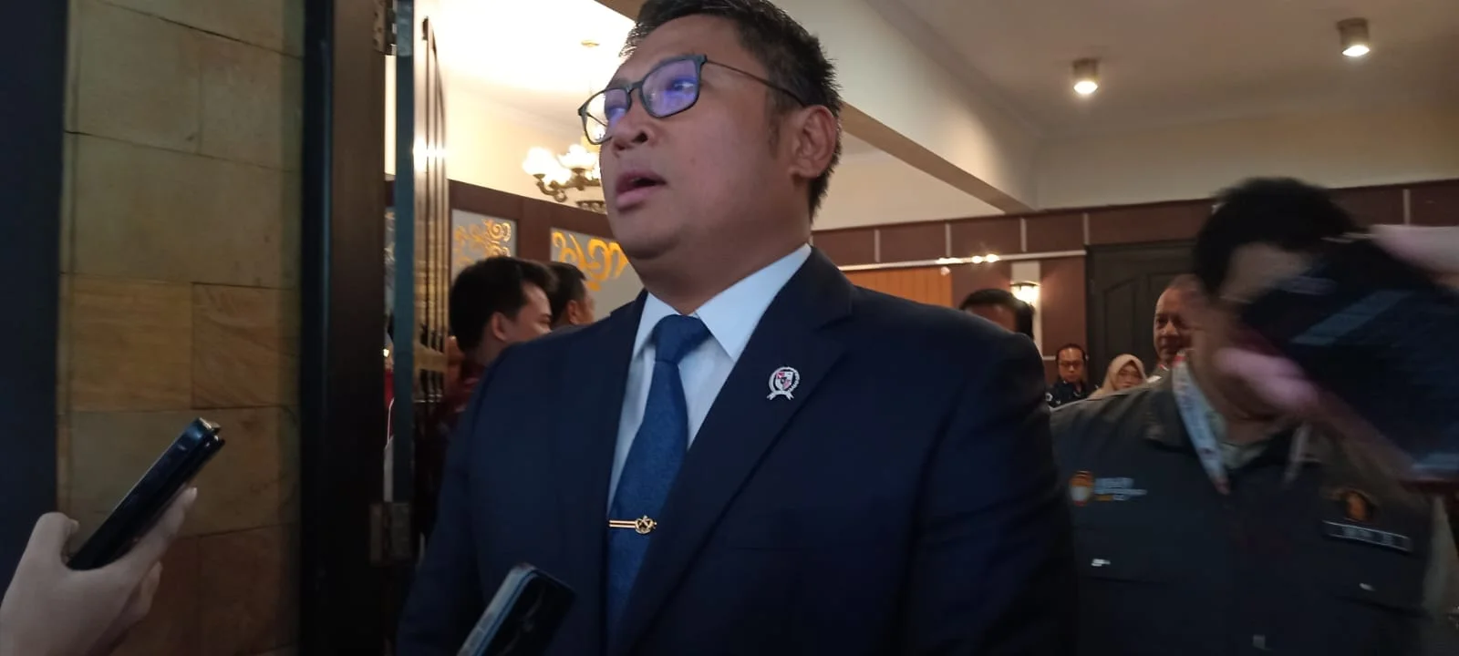 Wamentan Sudaryono Pastikan Stok Beras Aman, Bantah Isu Impor Besar-besaran