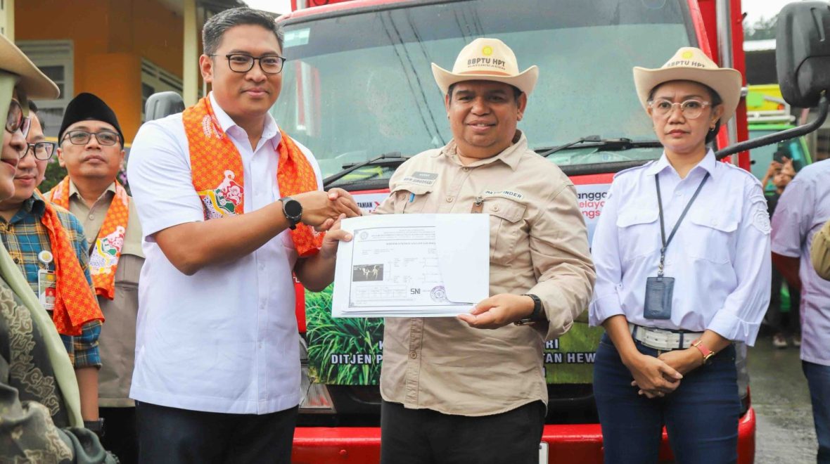 Wamentan Sudaryono Dorong Penguatan Sistem Pembibitan Sapi dan Kambing Perah