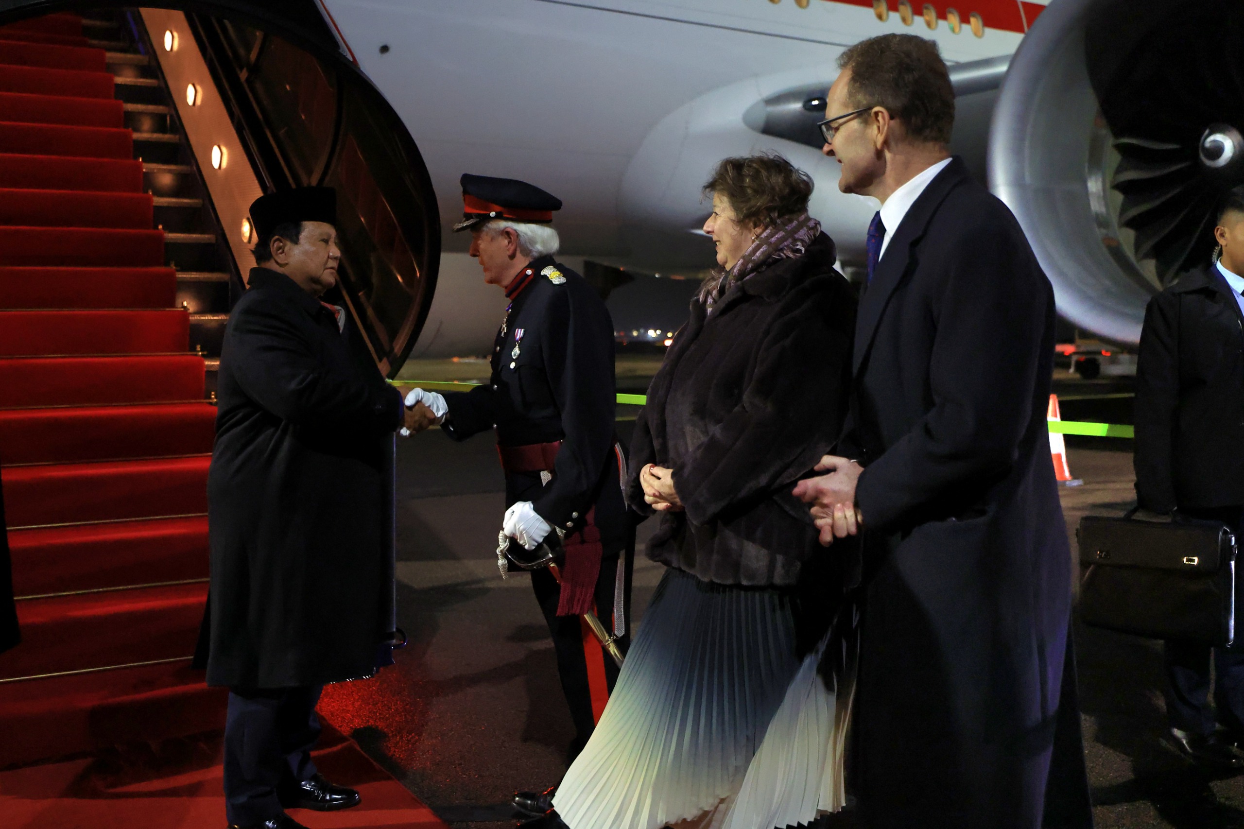 Prabowo Tiba di Inggris, Bakal Bertemu Raja Charles III dan PM Starmer