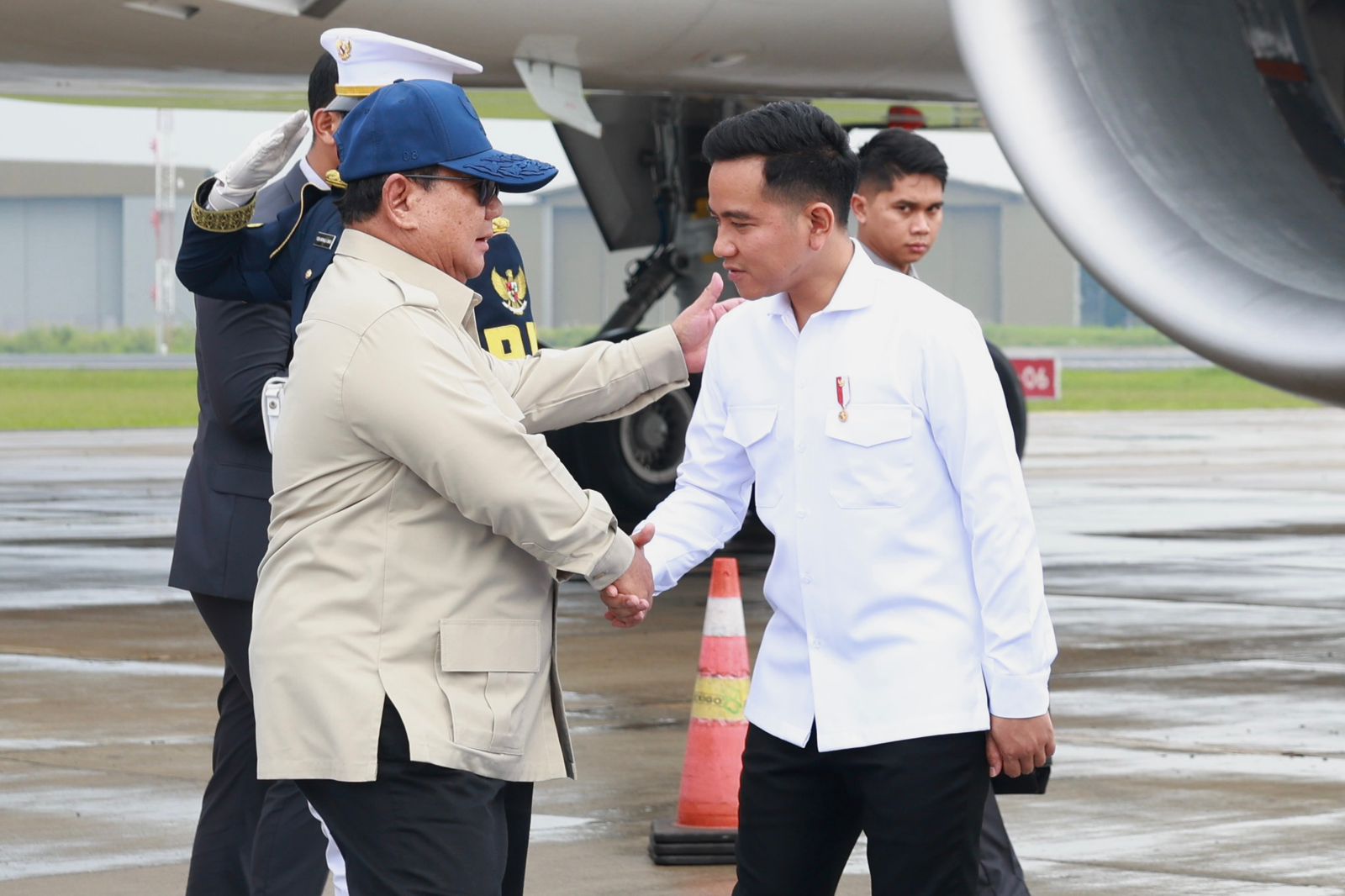 Prabowo Tiba di Indonesia Usai Lawatan ke Rusia dan Prancis, Amankan Kerja Sama Energi hingga Penguatan Pertahanan